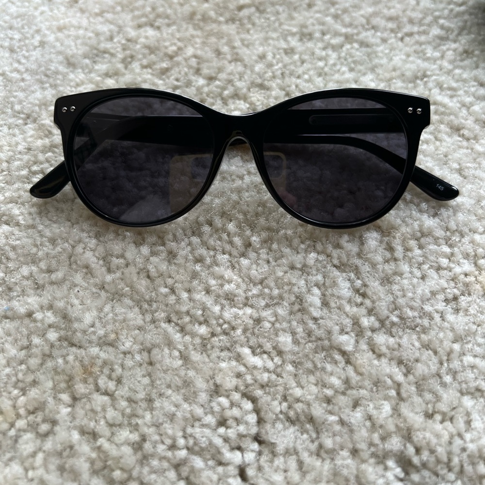 Bottega Veneta Sunglaases - Picture 7 of 9